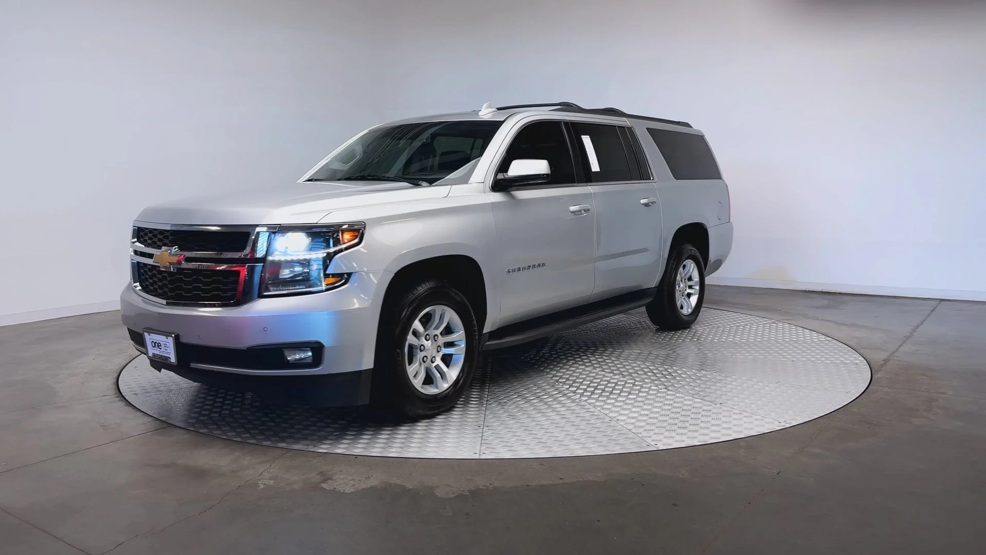 Used 2018 Silver Ice Metallic Chevrolet LT image 4