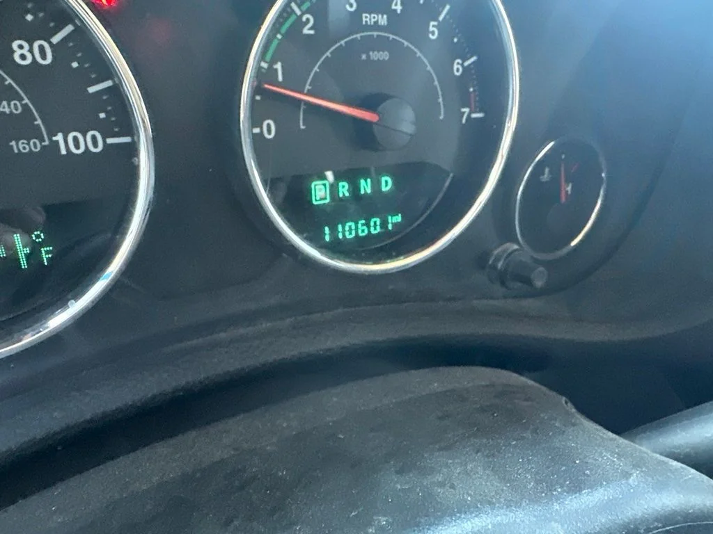 Used 2017 Black Jeep Unlimited Sahara image 9