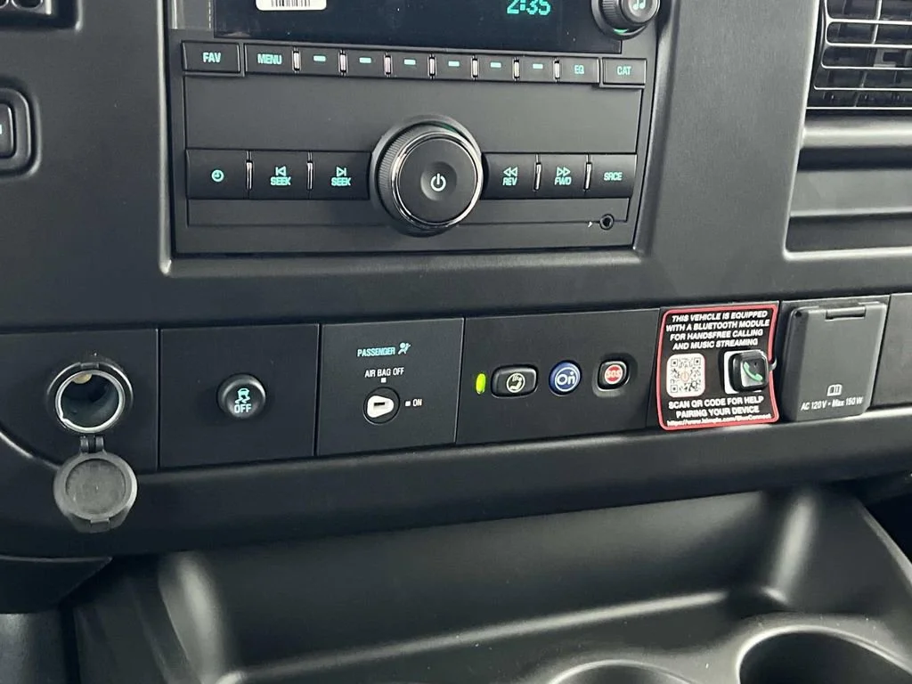2025 Chevrolet Express Cargo Work Van - Photo 16