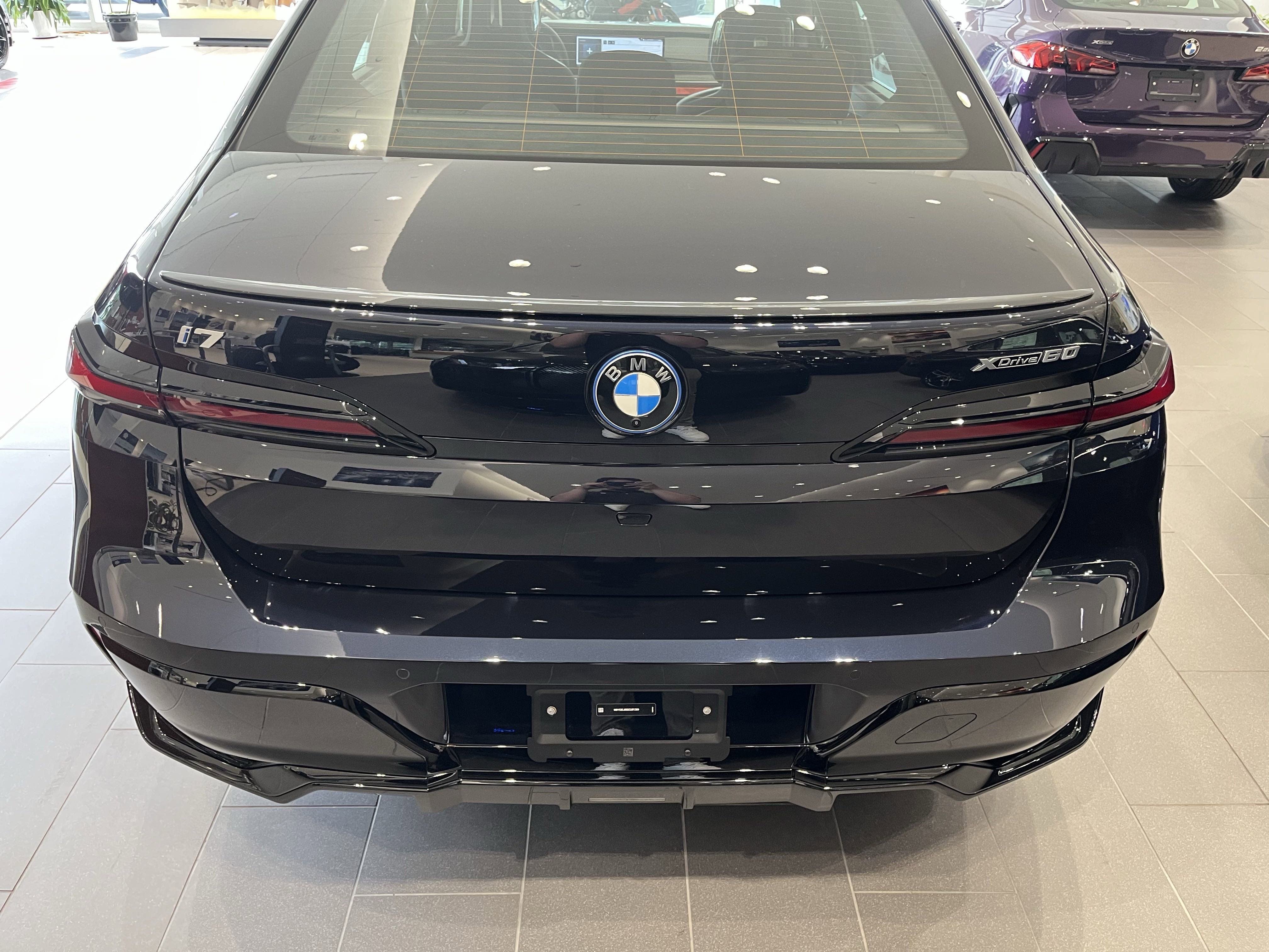 Used 2025 CARBON BLACK META BMW xDrive60 image 8