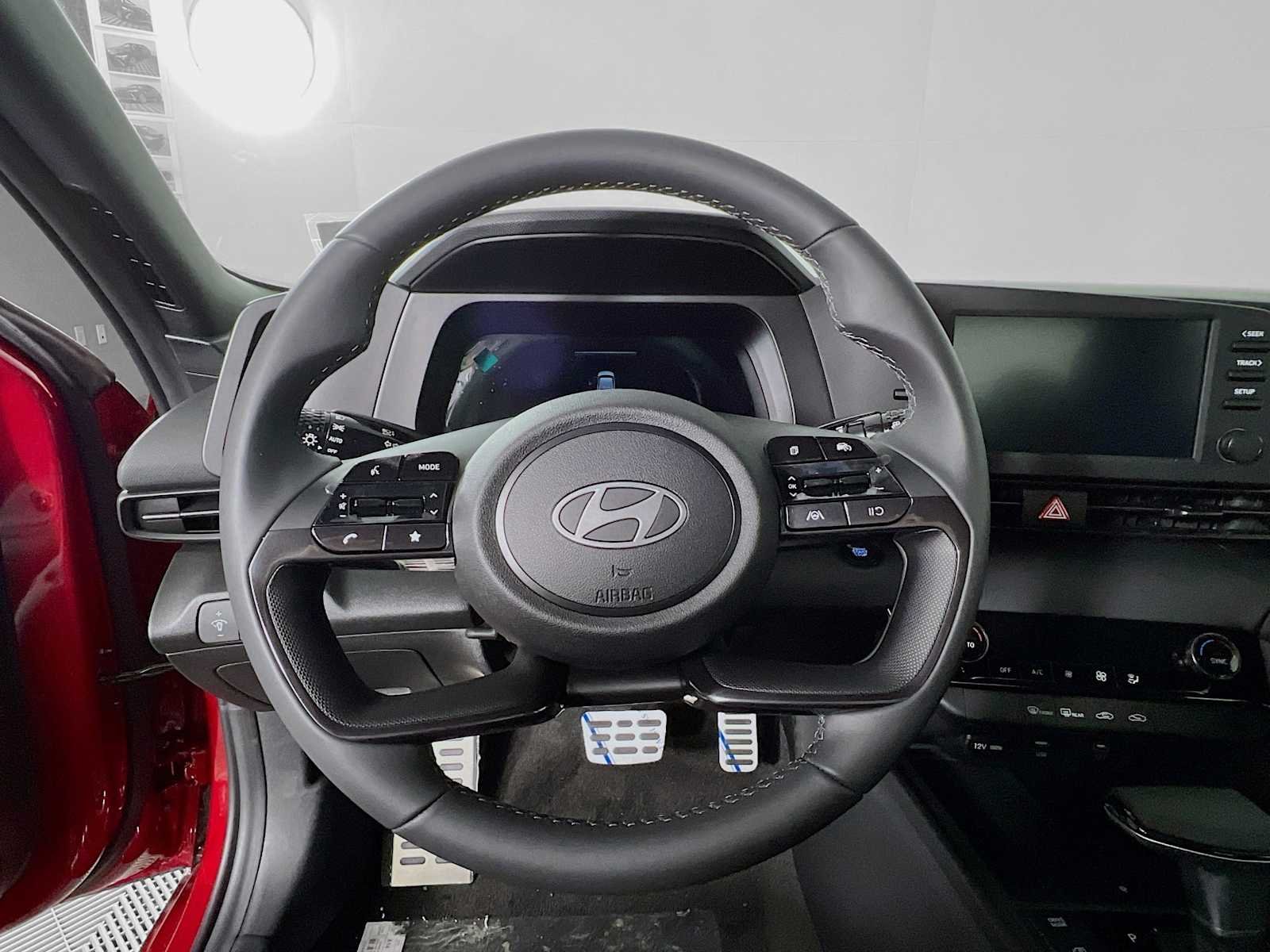 Used 2025 Ultimate Red Hyundai SEL Sport image 6
