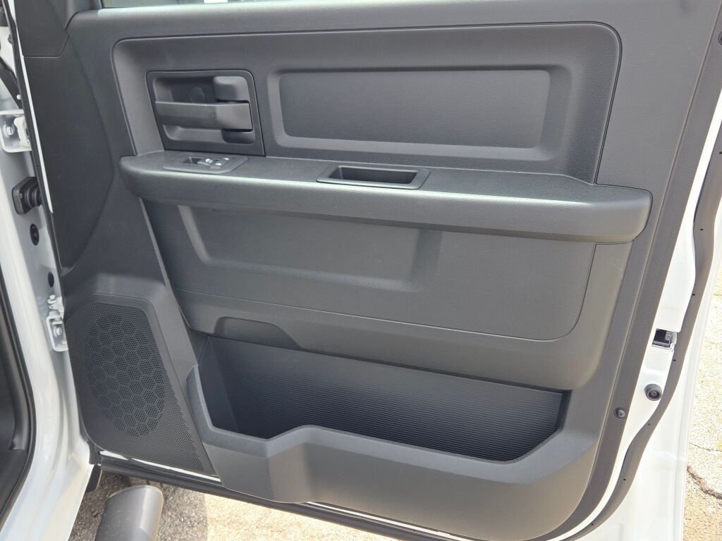 New 2026 Bright White Clear-Coat Exterior Paint RAM Tradesman image 8