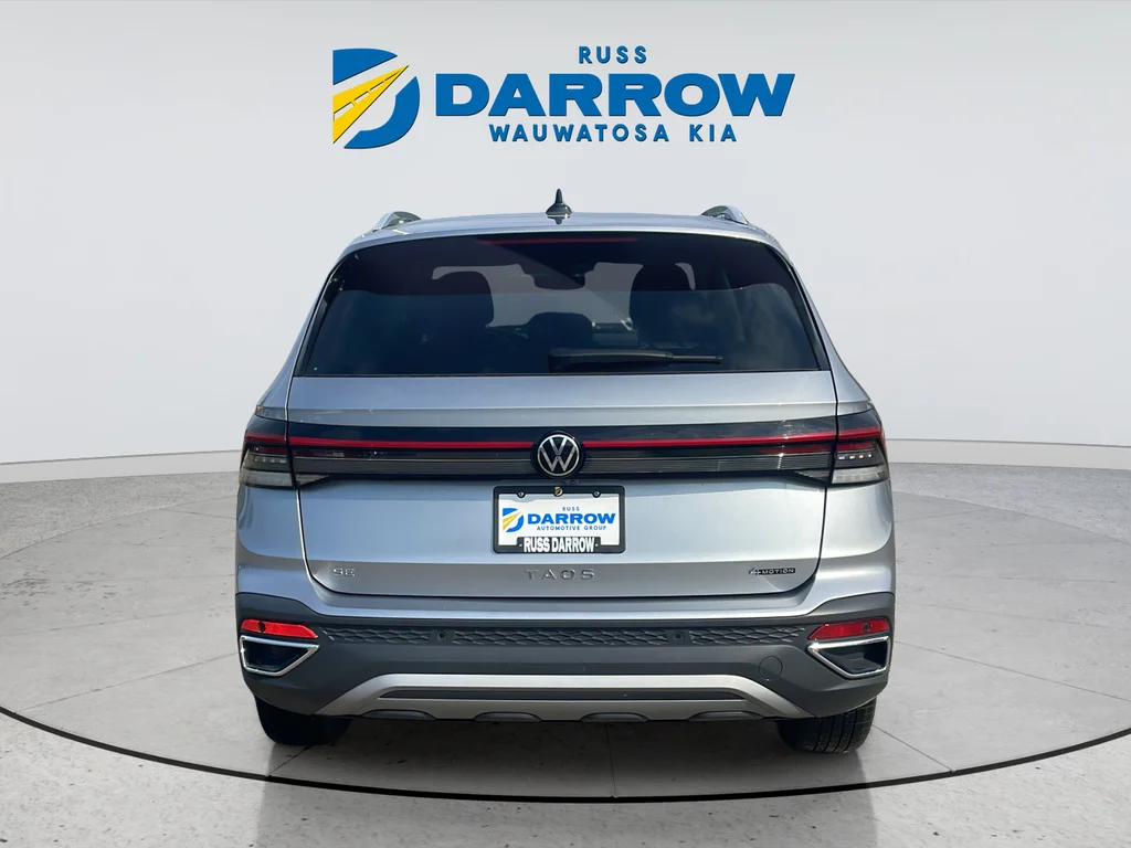 Used 2025 Gray Volkswagen 1.5T SE image 4