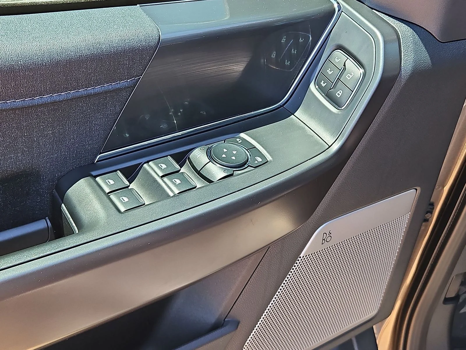 New 2026 Carbonized Gray Metallic Ford Lariat® image 14