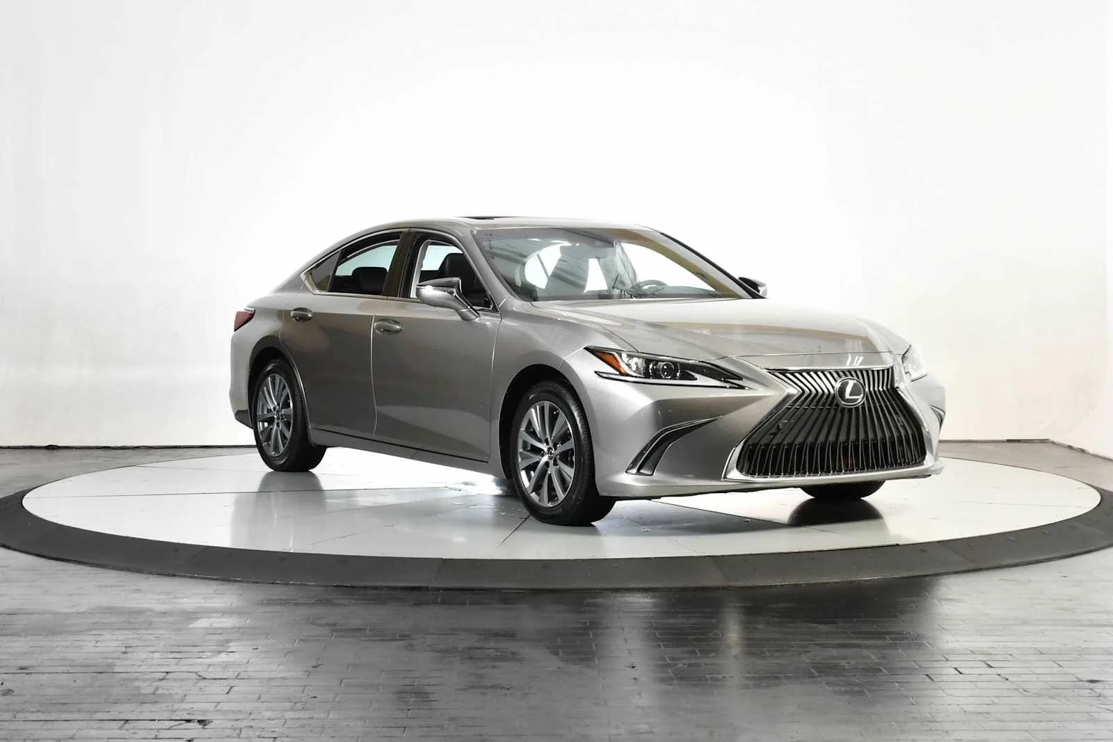 Certified Used 2020 Atomic Silver Lexus  image 9