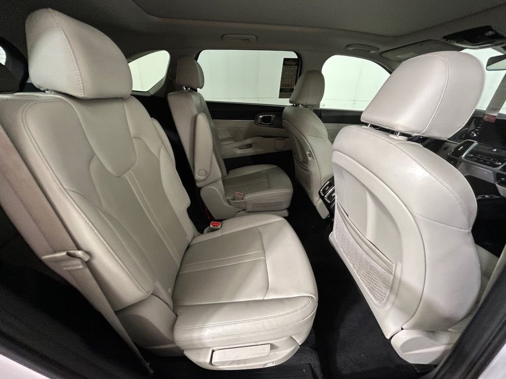 Used 2023 White Kia SX image 17