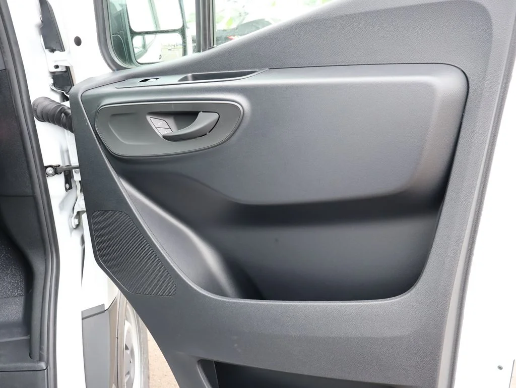 New 2026  Mercedes-Benz Cargo 144 WB image 13