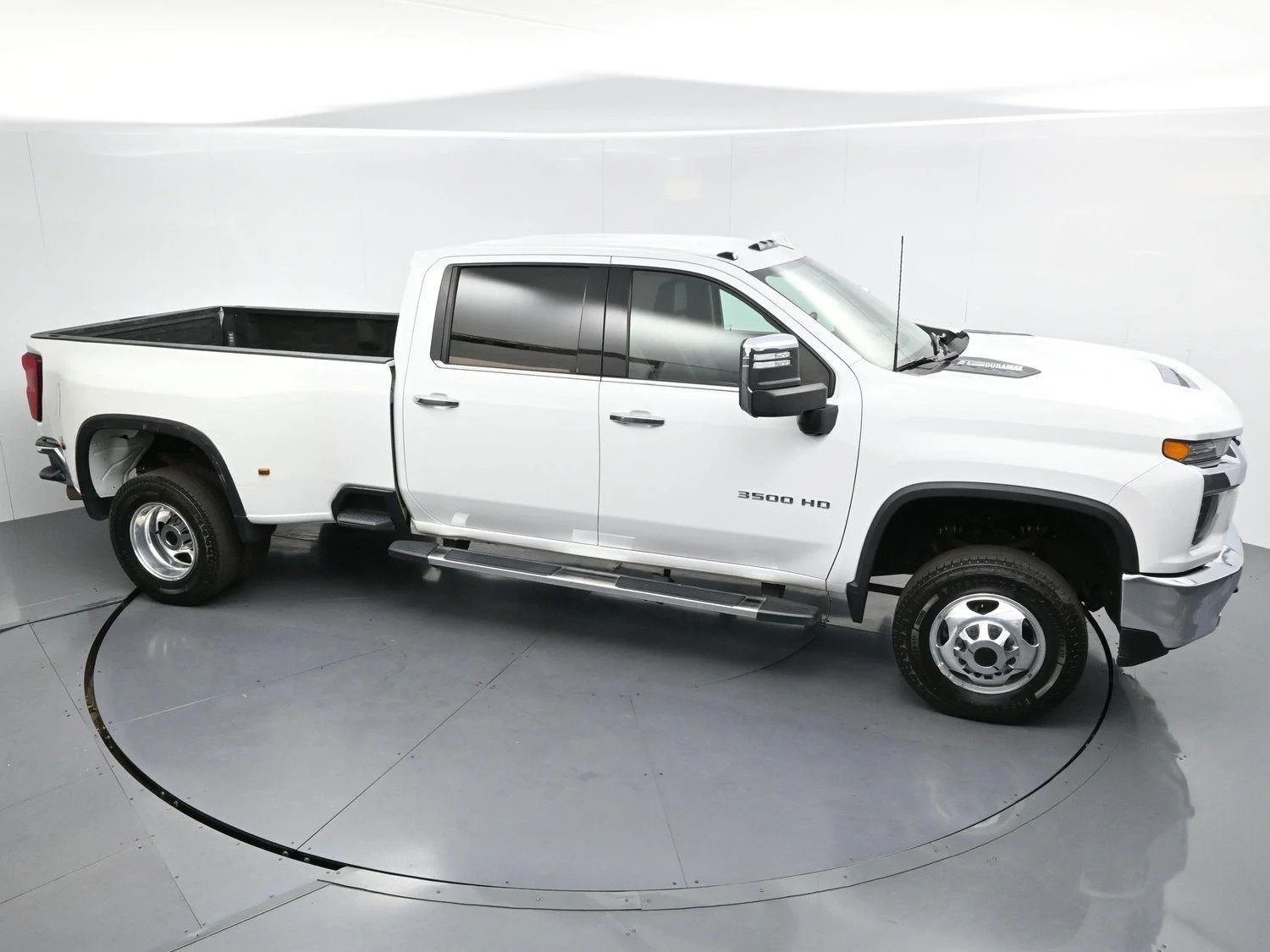 Used 2022 Summit White Chevrolet LTZ image 41