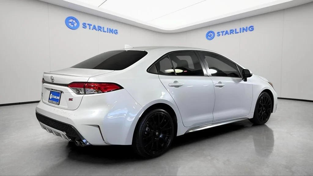 Used 2022 Off-white Toyota SE image 9