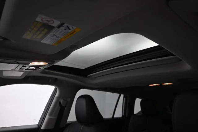Used 2021 Blizzard Pearl Toyota Limited image 18