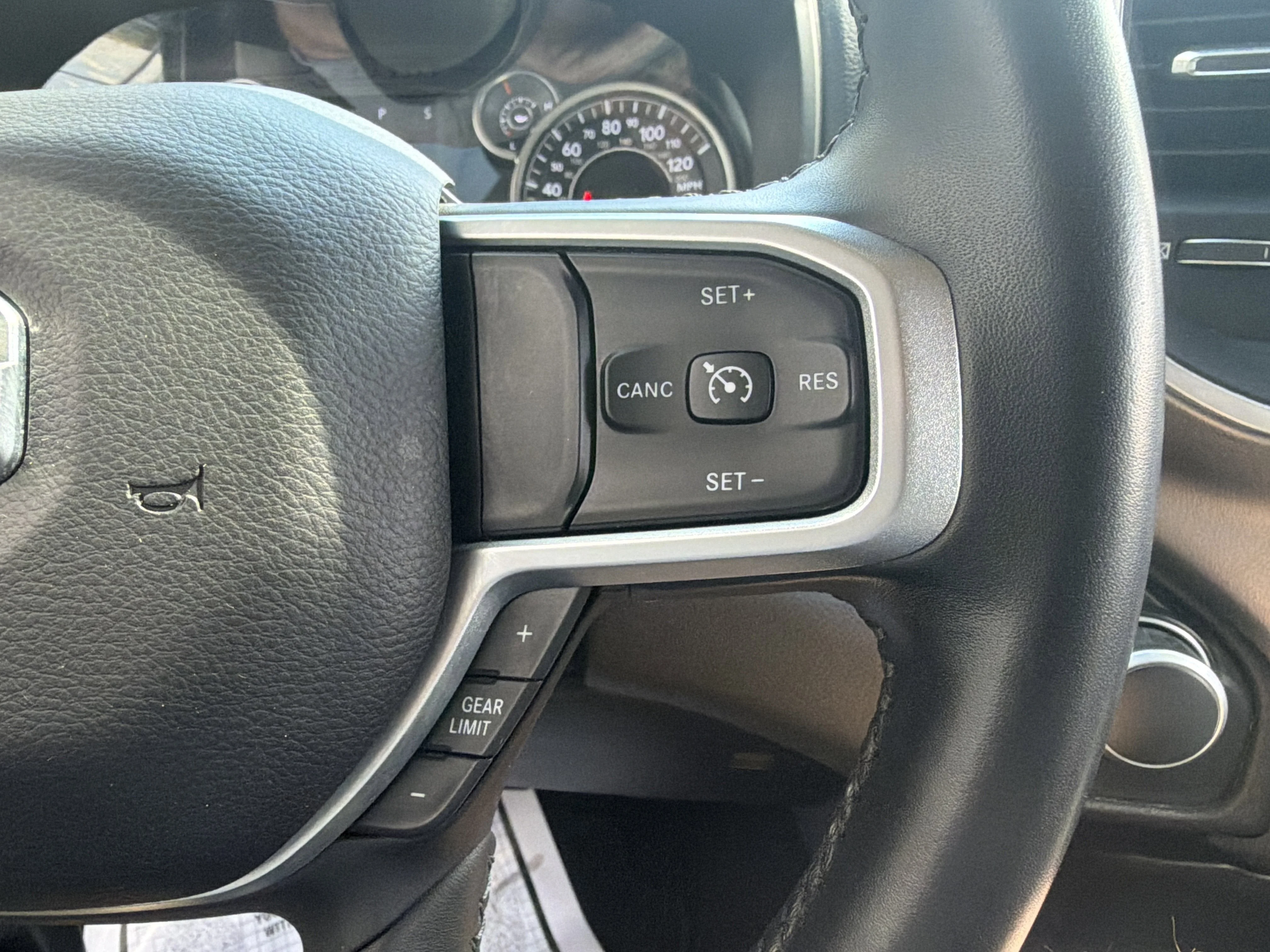 Used 2019 Granite Crystal Metallic Clearcoat Ram Big Horn/Lone Star image 33