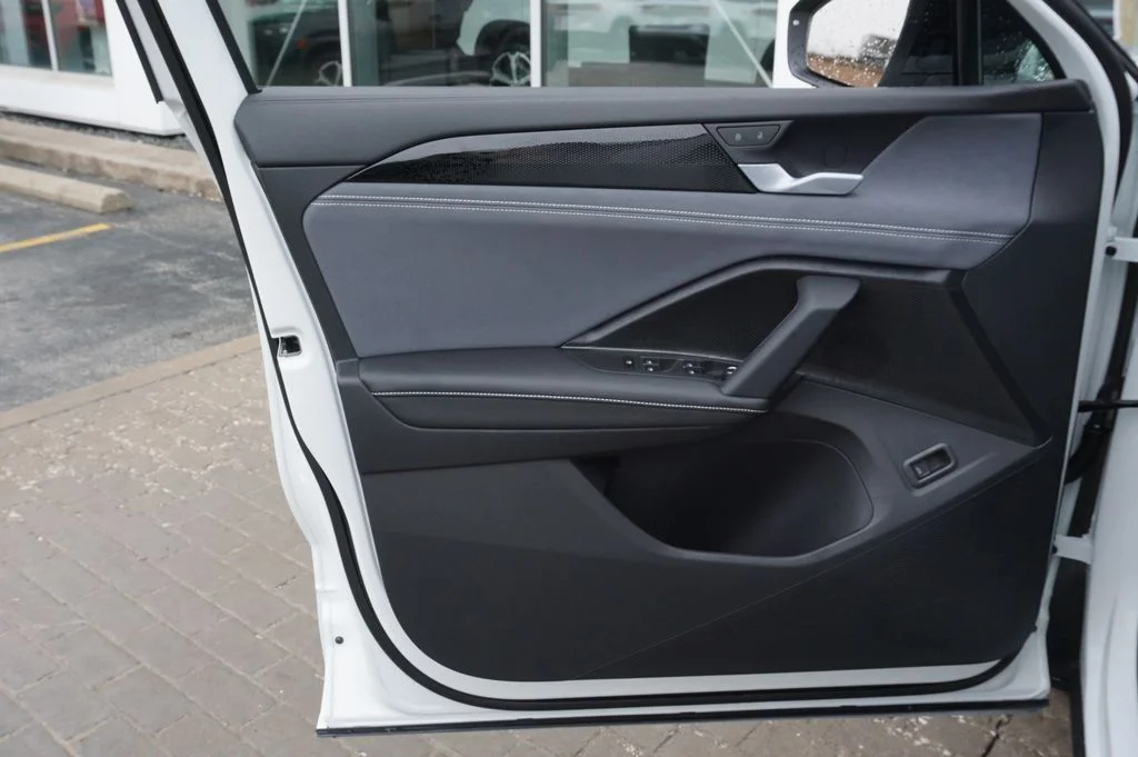 New 2026 White/off-white Volkswagen 2.0T SE R-Line Black image 25