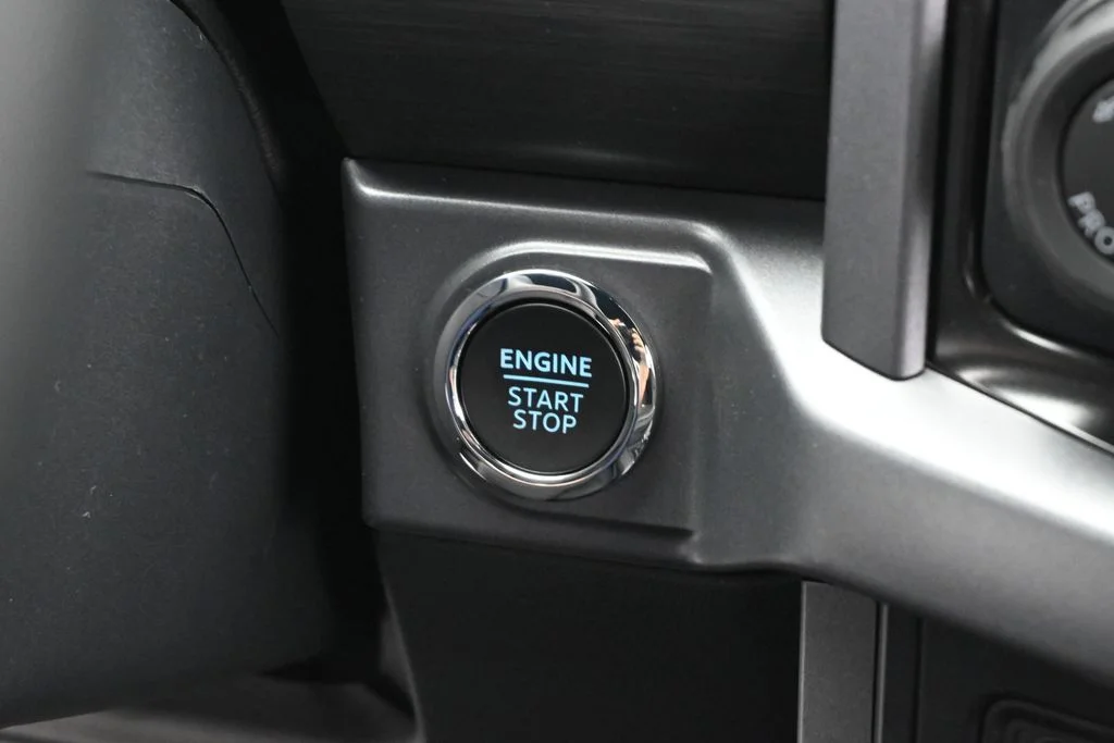 New 2026 Oxford White Ford XLT image 13