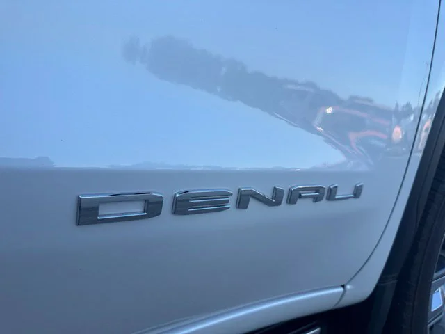 Used 2023 White GMC Denali image 10