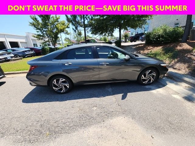 Used 2025 Gray Hyundai SEL Convenience image 12