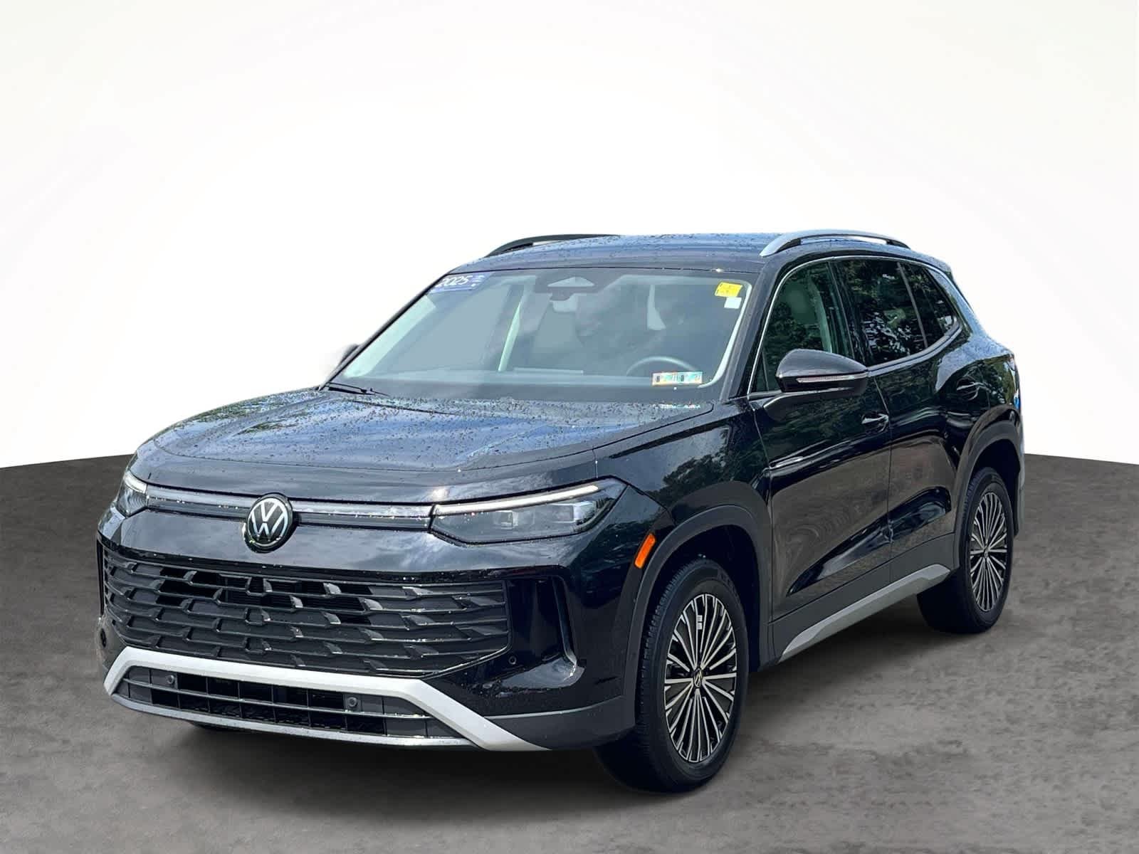 Certified Used 2025 Deep Black Pearl Volkswagen S image 16