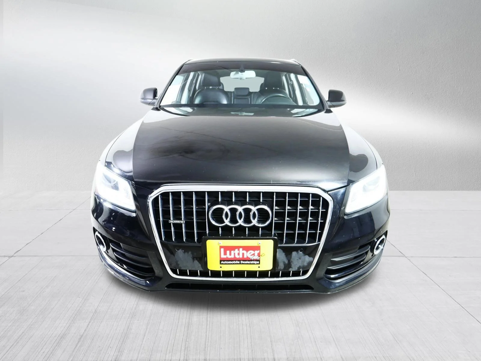 Used 2014 Audi Q5 Premium with VIN WA1LFAFP9EA081095 for sale in Brooklyn Center, Minnesota