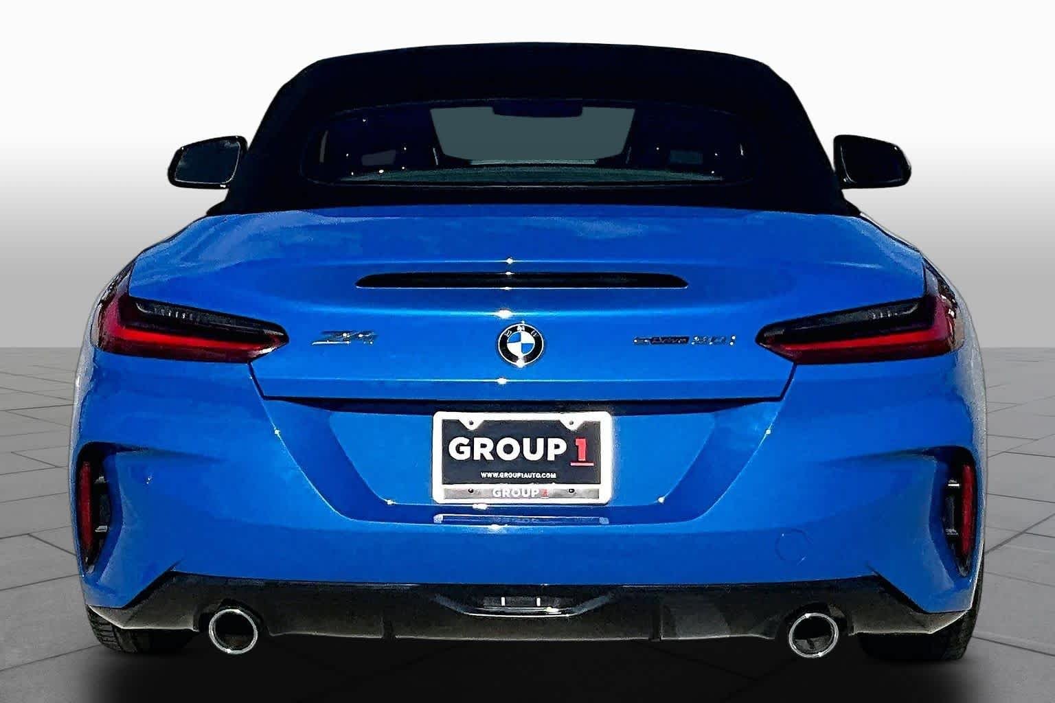 Used 2022 Misano Blue Metallic BMW sDrive30i image 4