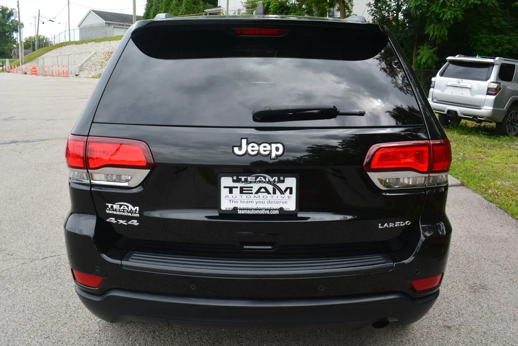 Used 2020 Black Jeep Laredo E image 6