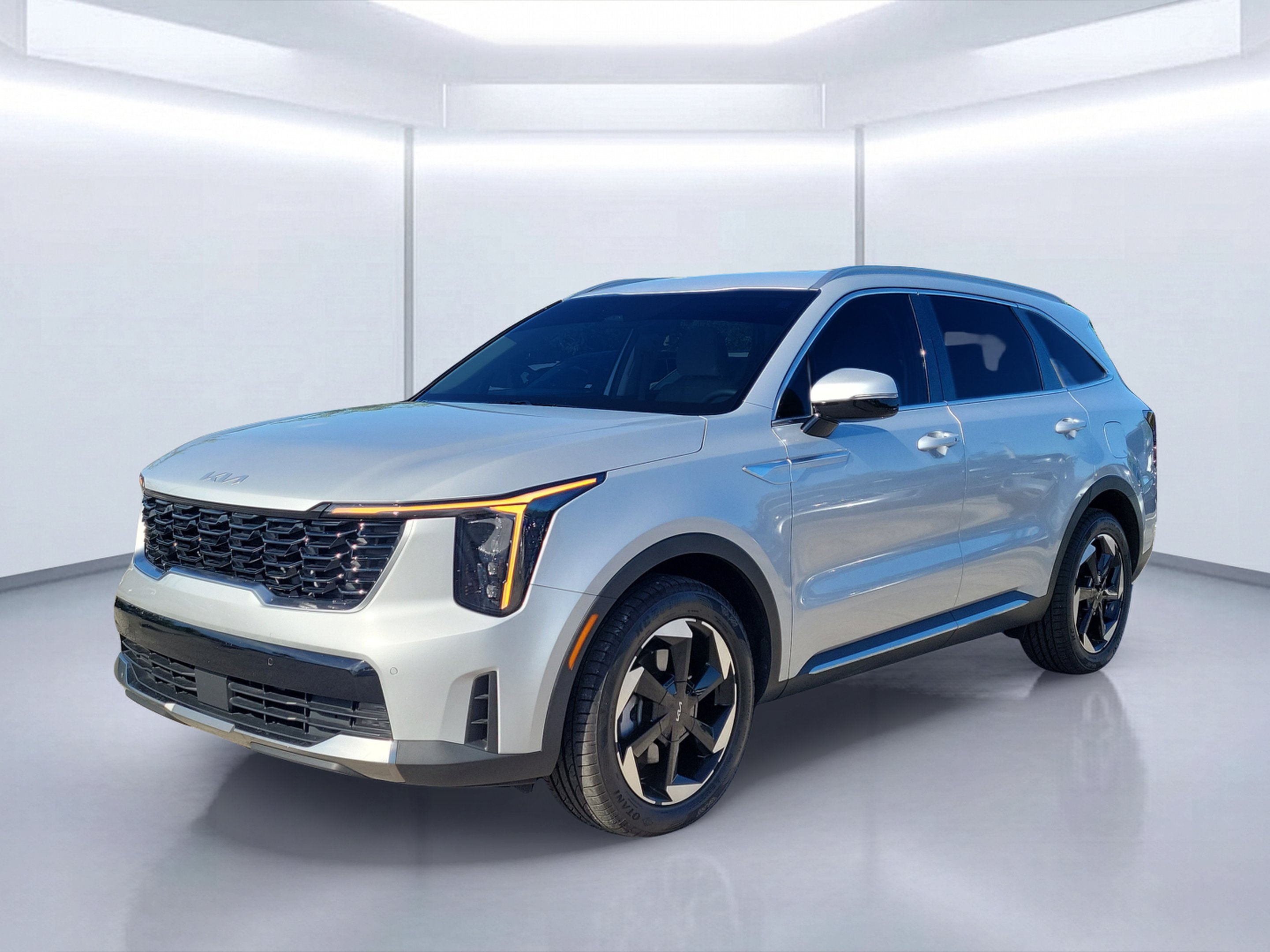 Used 2025 Silky Silver Kia EX image 2