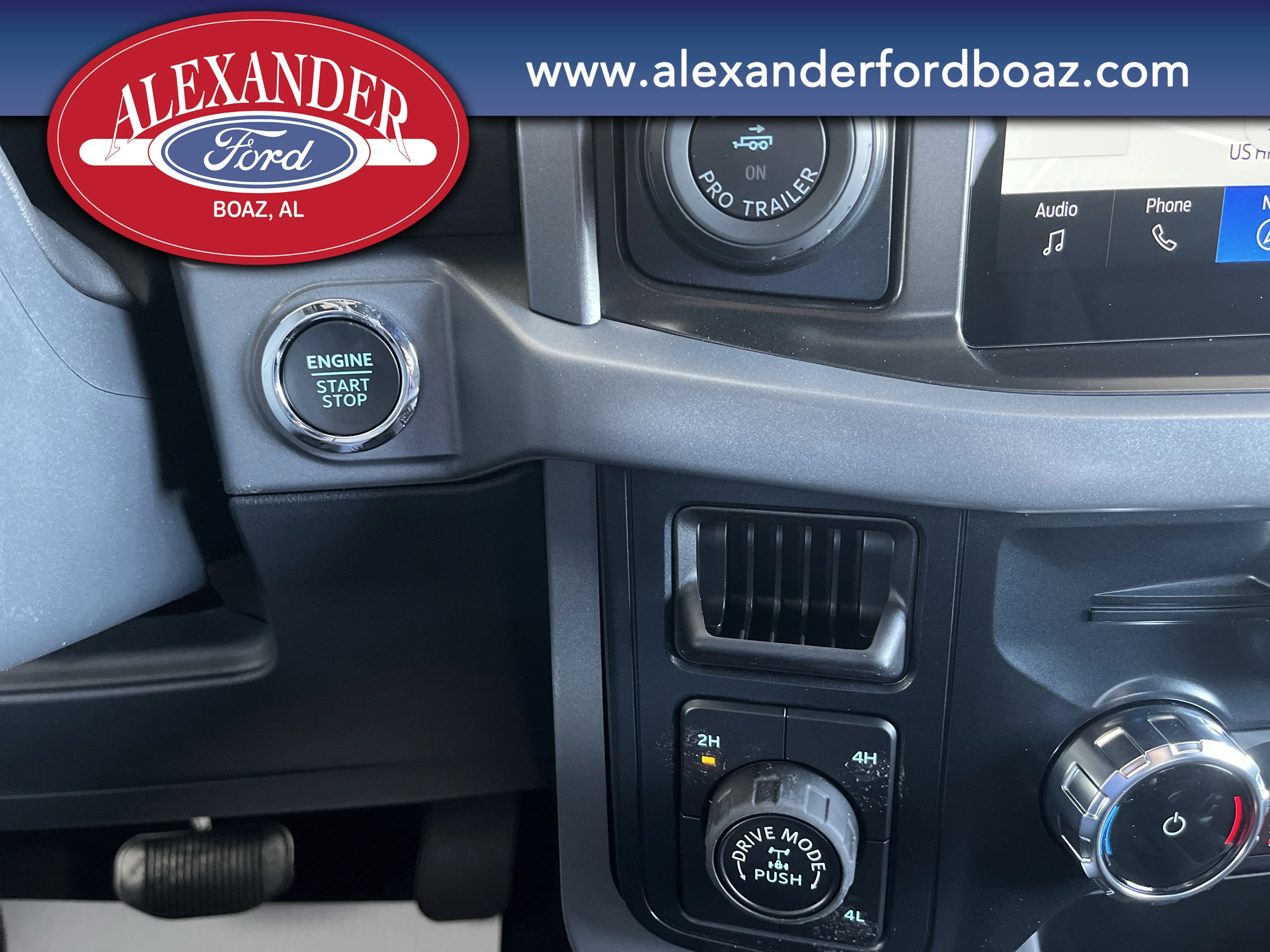 New 2026 Oxford White Ford XLT image 27