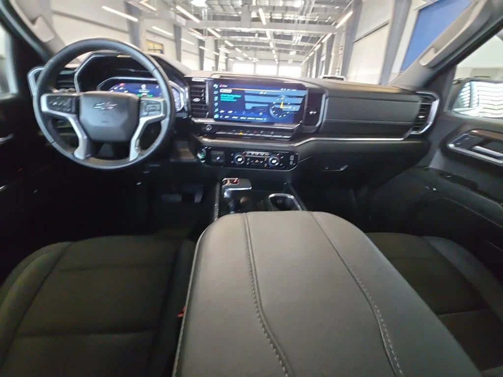 Used 2024 Summit White Chevrolet RST image 21