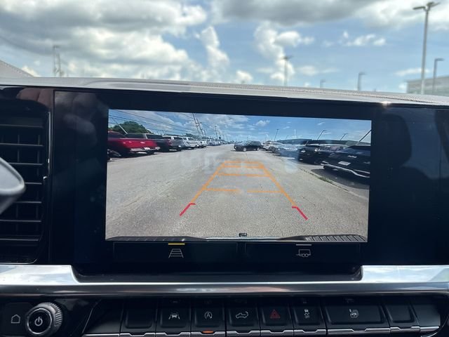 Used 2023 Red Chevrolet LT image 17
