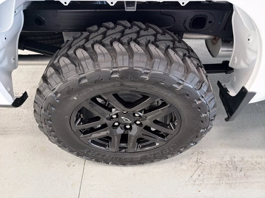 New 2026 Summit White Chevrolet LT Trail Boss image 5