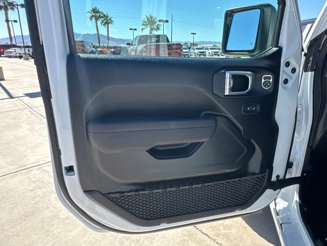 New 2026 Bright White Clear-Coat Exterior Paint Jeep Sport S image 16