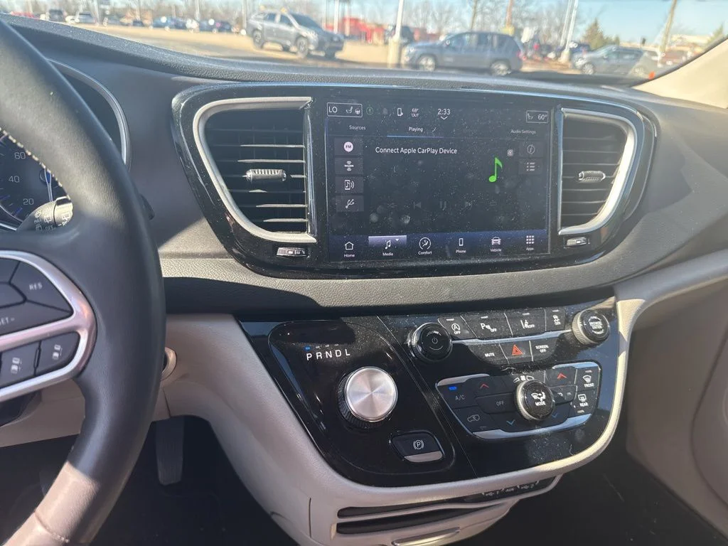Used 2024 Diamond Black Chrysler Touring L image 23
