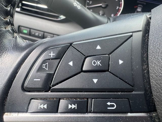 Used 2020 Super Black Nissan SV image 5