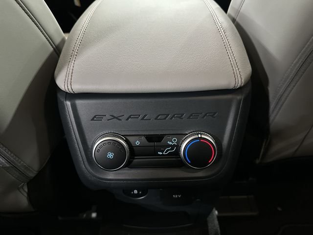 New 2026 Star White Metallic Tri-Coat Ford Active image 36