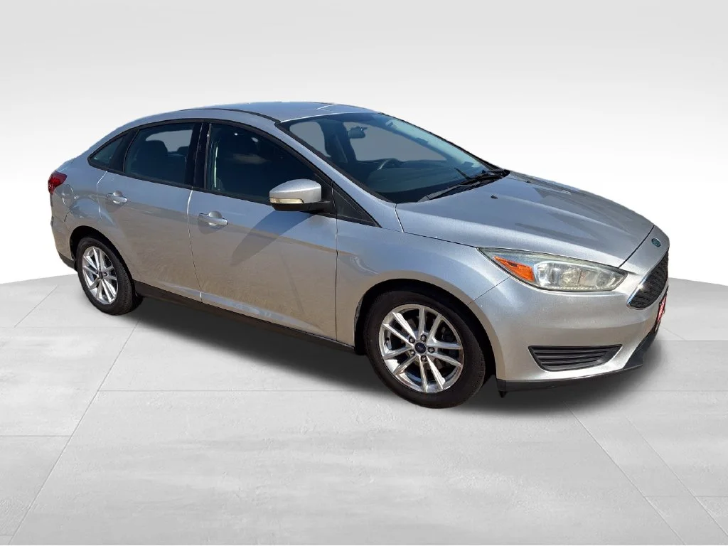 Used 2016 Silver Ford SE image 8