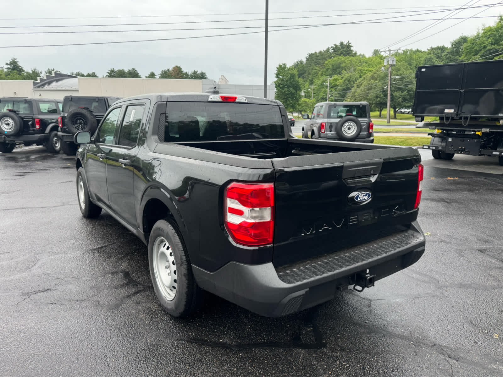 New 2026 Shadow Black Ford XL image 3