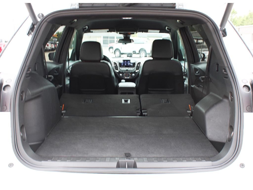 Used 2024 Summit White Chevrolet RS image 19