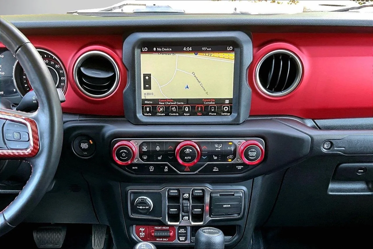 Used 2021 White Jeep Rubicon image 12