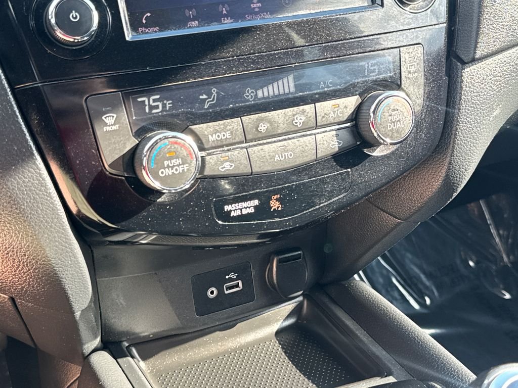 Used 2018 Silver Nissan SV image 25