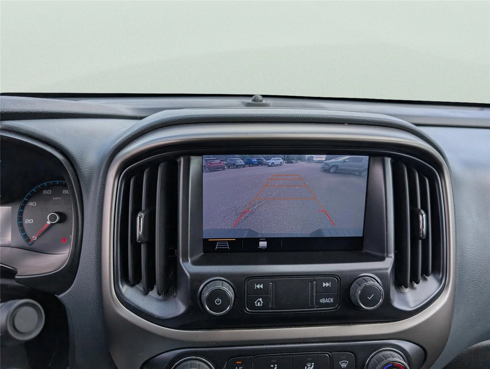 Used 2022 Black Chevrolet Z71 image 20