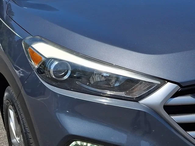 Used 2017 Gray Hyundai SE image 10