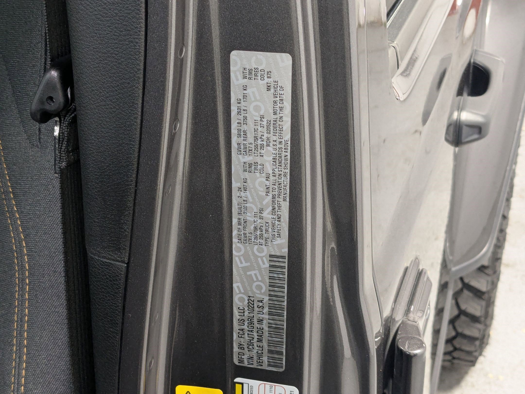Used 2024 Granite Crystal Metallic Clearcoat Jeep Willys image 22