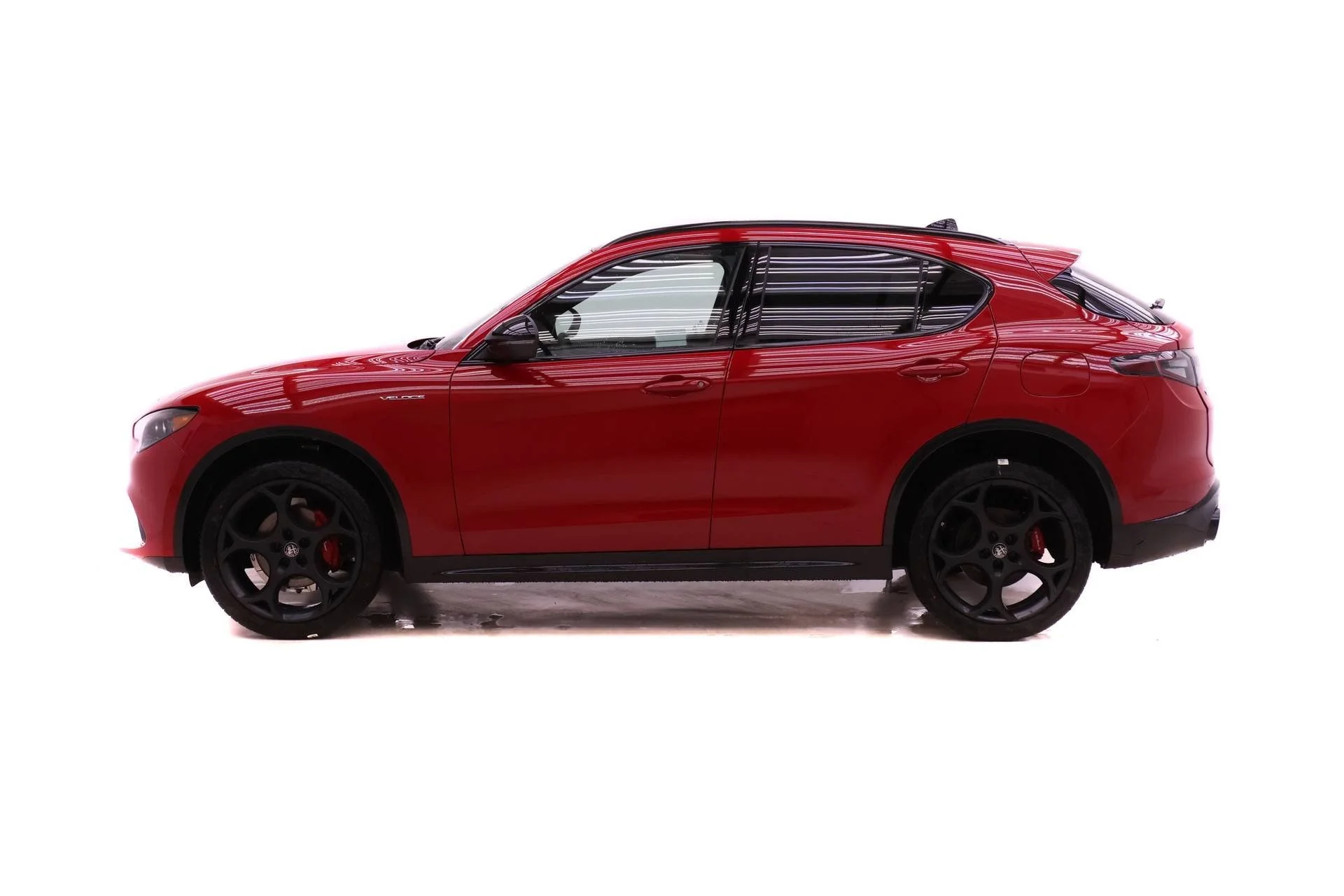 New 2026 Alfa Rosso (Red) Exterior Paint Alfa Romeo Base image 3