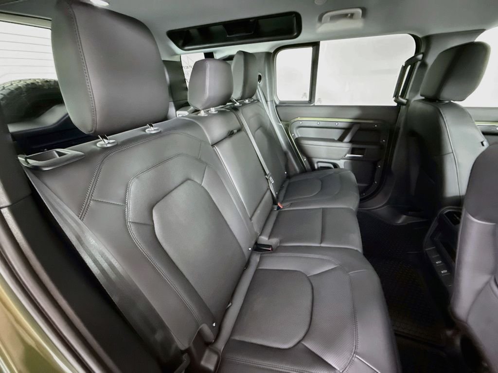 New 2026 Woolstone Green Land Rover S image 27