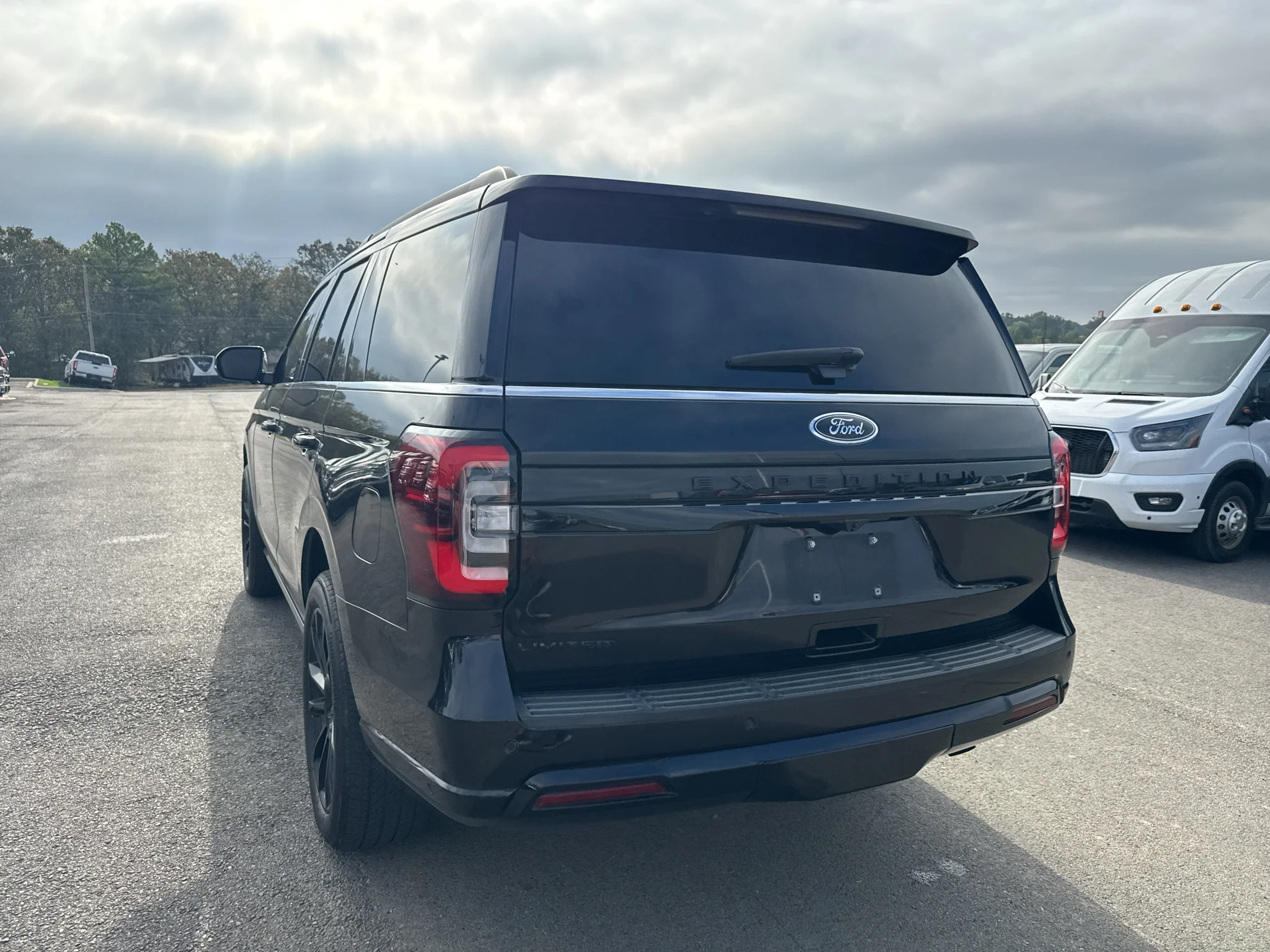 Used 2022 Agate Black Metallic Ford Limited image 8