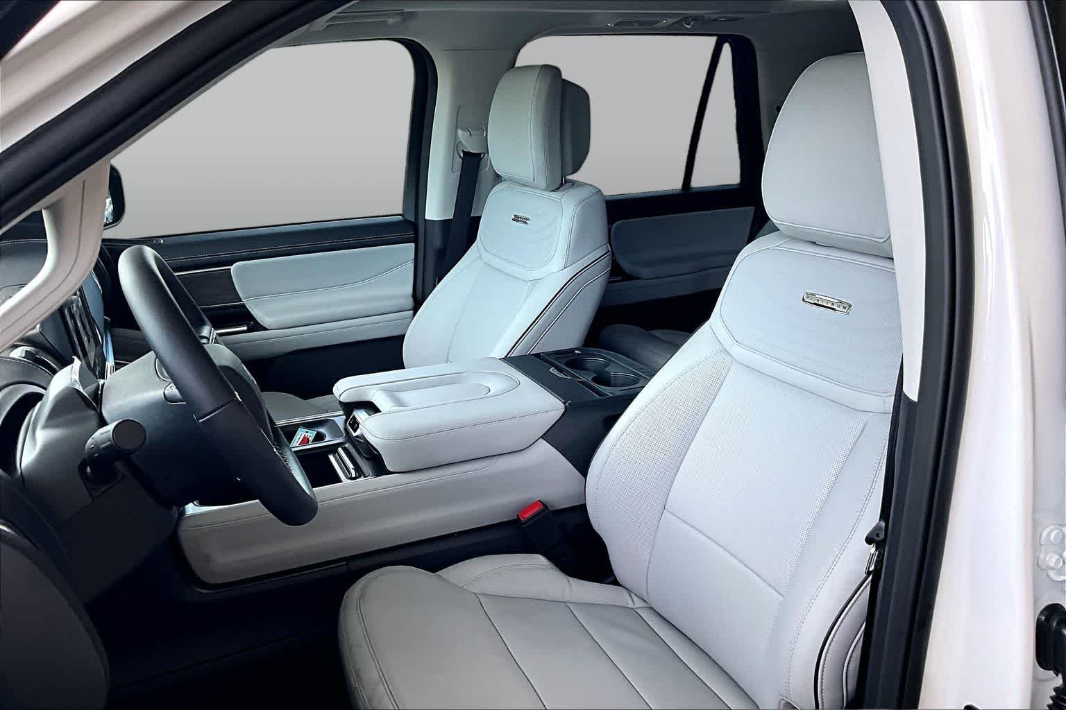 New 2026 Star White Metallic Tri-Coat Ford MAX Platinum® image 9
