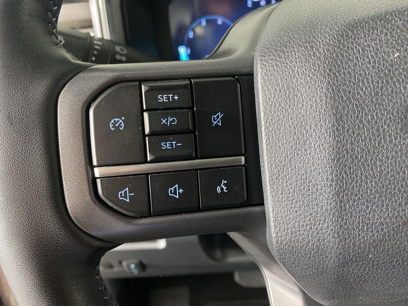 Used 2024 Iconic Silver Ford LARIAT image 17
