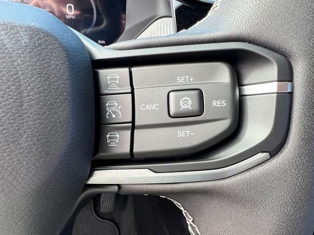 New 2026 Hydro Blue Pearl-Coat Exterior Paint Jeep Laredo image 22