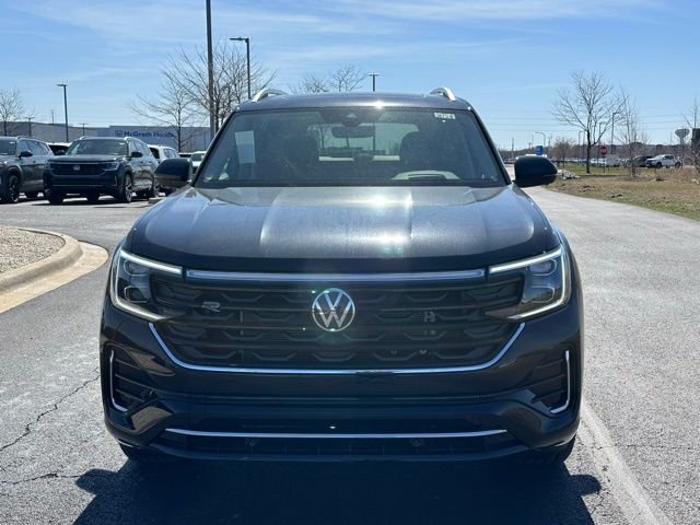 New 2026 Deep Black Pearl Volkswagen 2.0T SEL Premium R-Line image 2