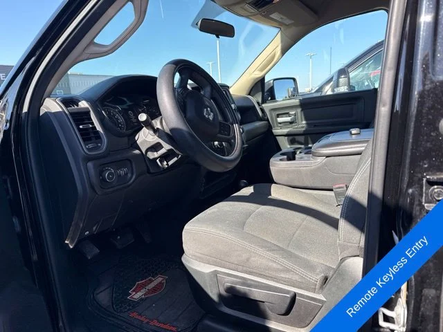 Used 2019 Diamond Black Ram Tradesman image 10
