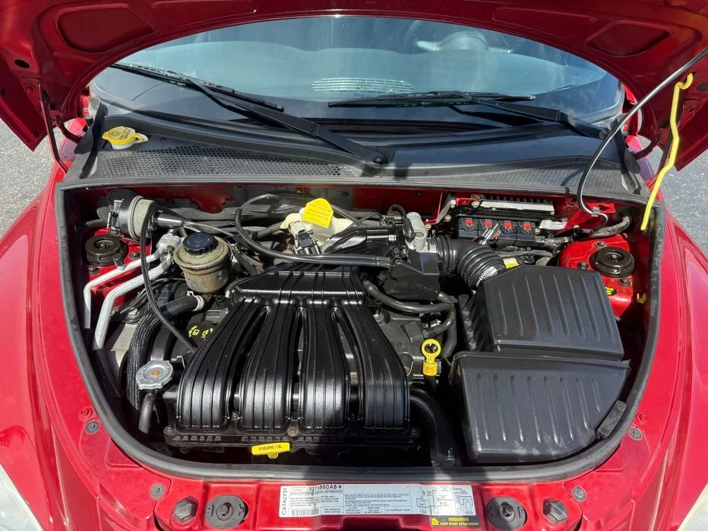 Used 2005 Burgundy Chrysler Touring image 33