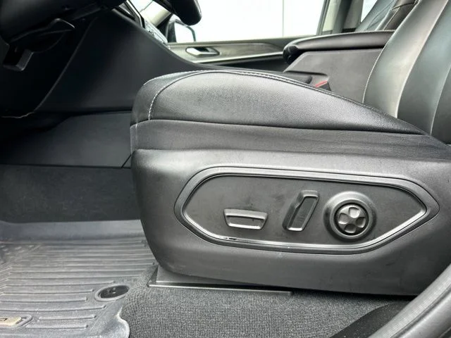 Used 2023 Gray Jeep Limited image 36